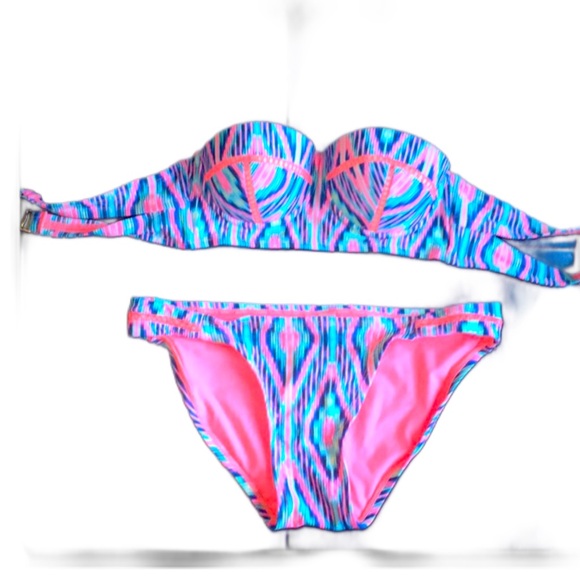 Xhilaration Other - Vibrant and beautiful bathing suit